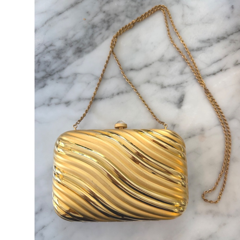 La Regale VTG 80s Gold Hard Clam Shell Minaudiere Clutch Evening Bag Purse
